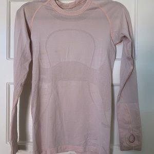 Long sleeve lululemon yoga top